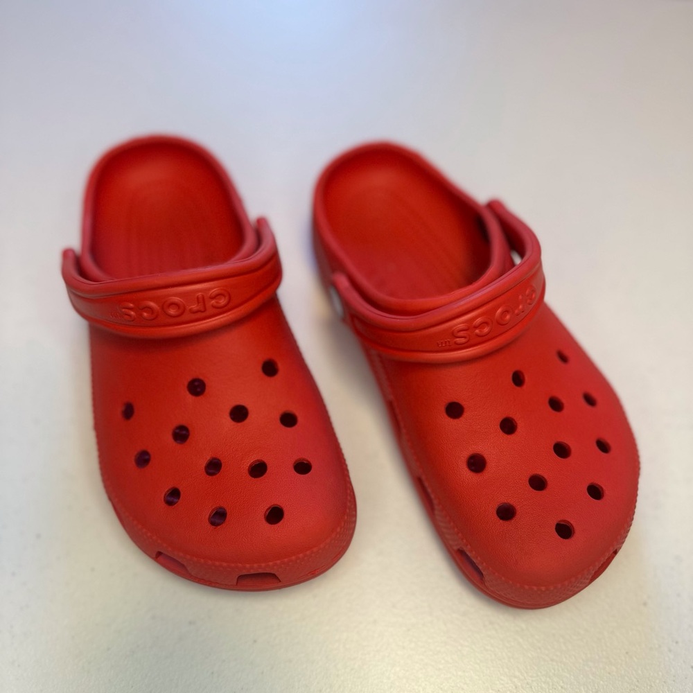 CROCS Women's - Bright Red